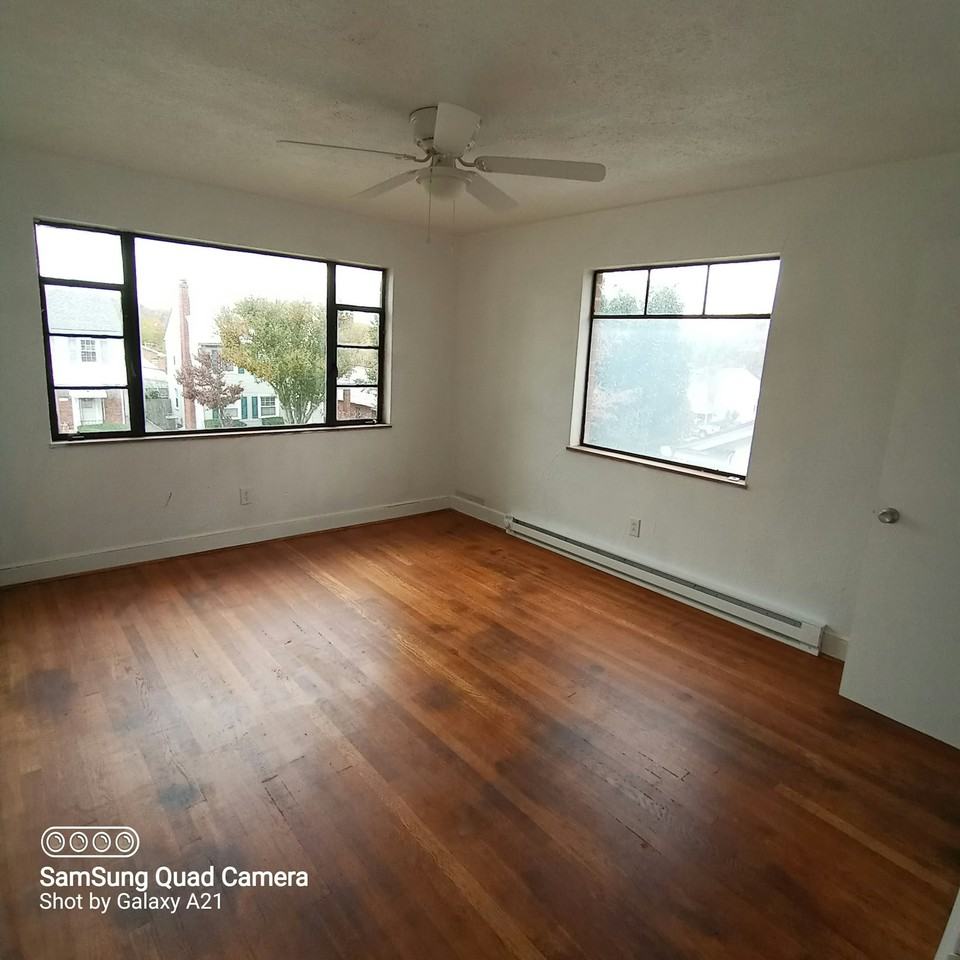 2627 Washington Boulevard - Photo 5 of 10