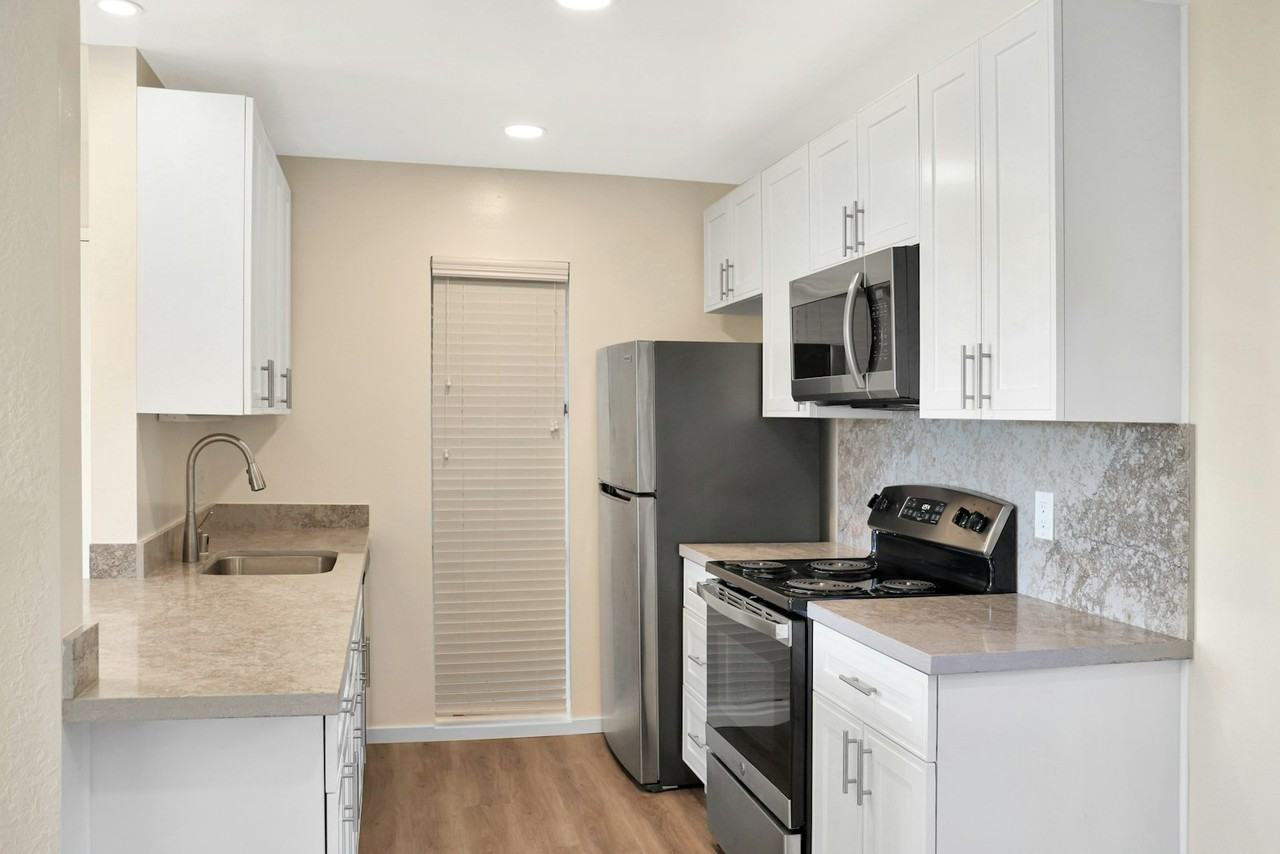 30 Harbor Oak Drive, Unit 24 - Photo 3 of 12