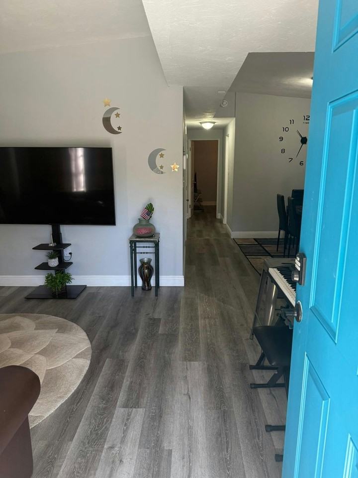 4612 Seybold Avenue - Photo 5 of 9