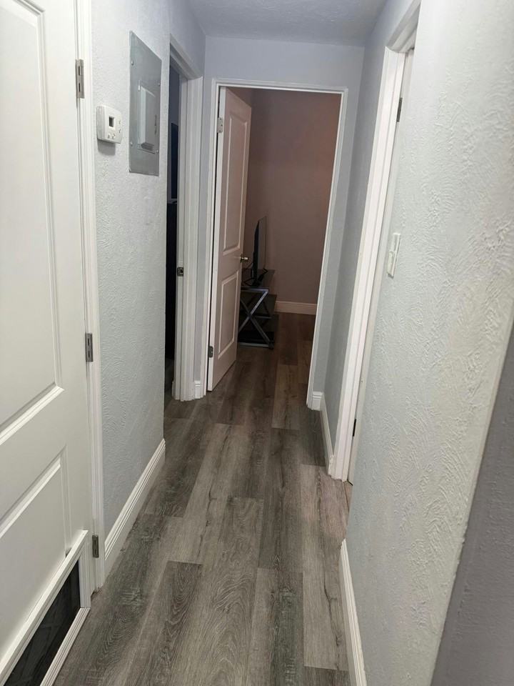 4612 Seybold Avenue - Photo 6 of 9