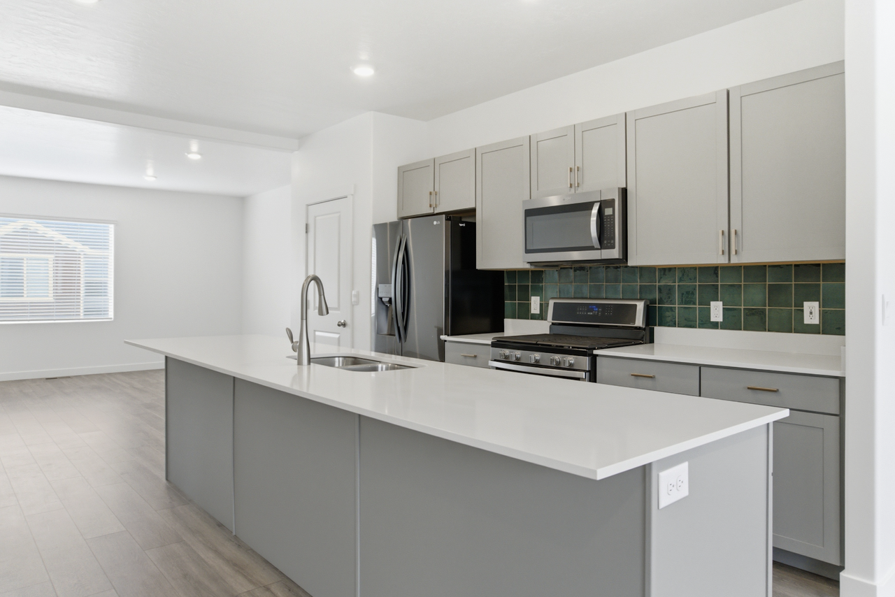 1096 E Quarterdeck Way - Photo 4 of 23