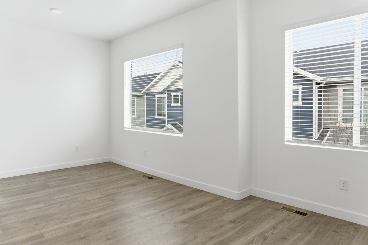 1096 E Quarterdeck Way - Photo 5 of 23