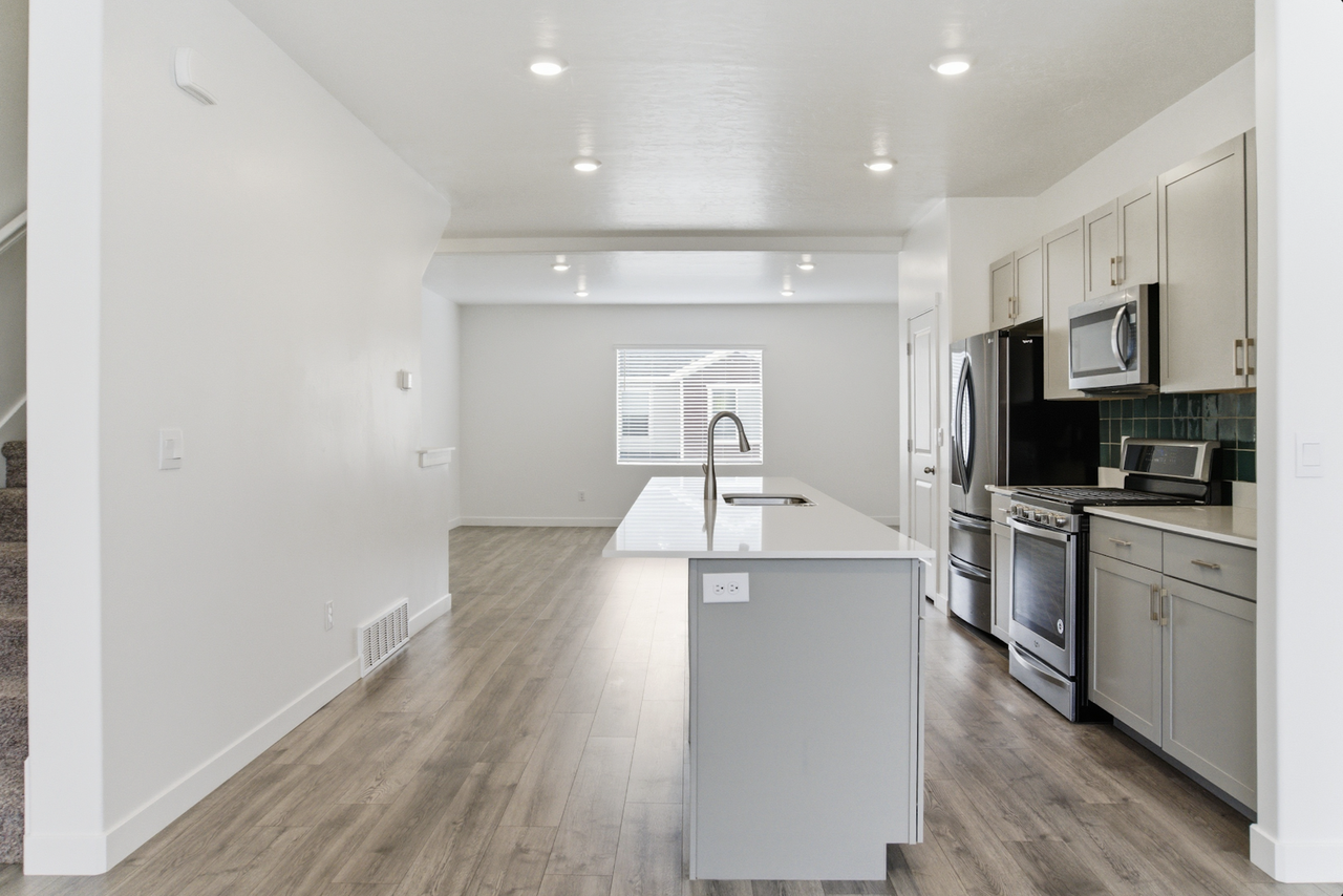 1096 E Quarterdeck Way - Photo 6 of 23