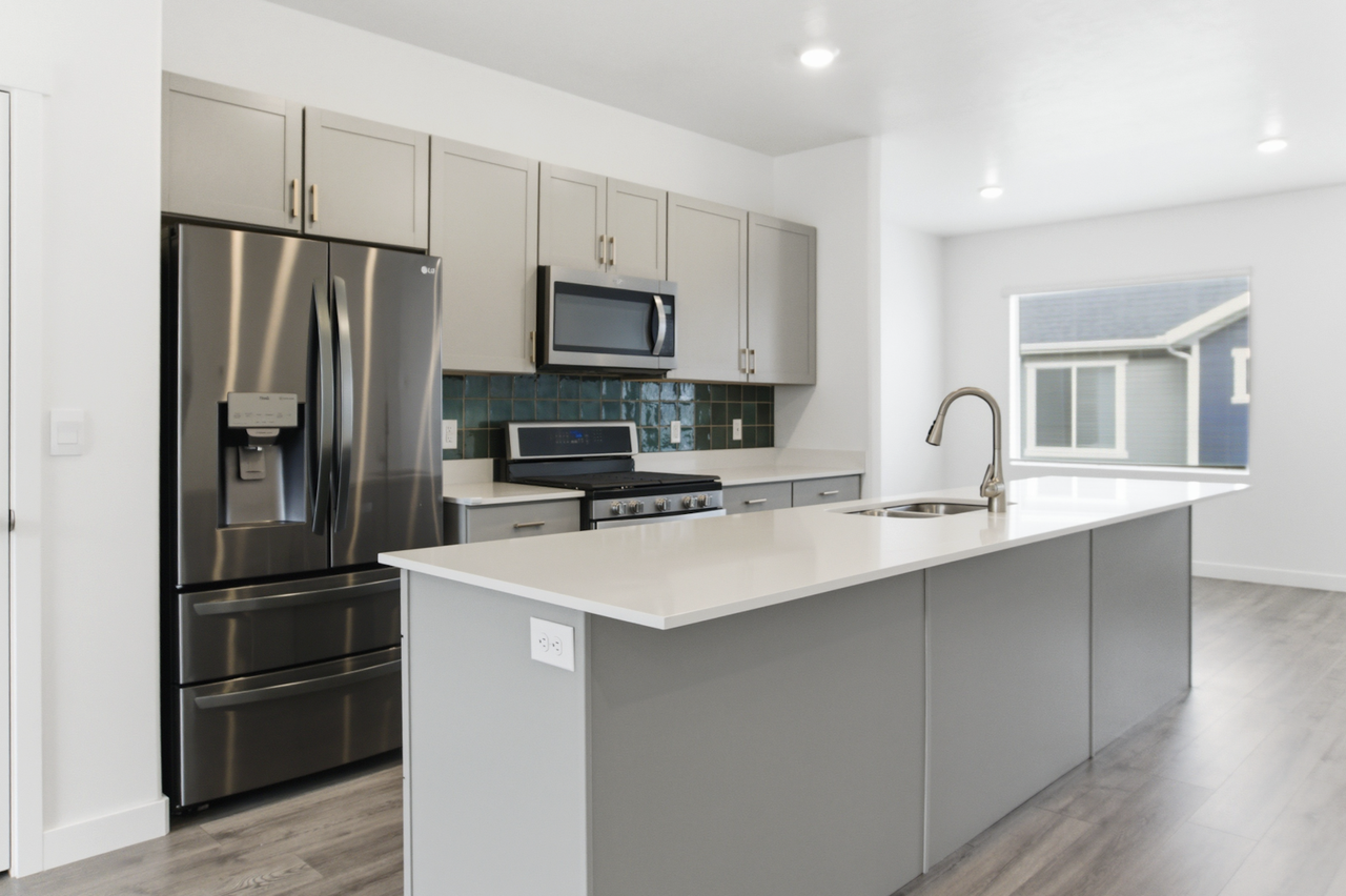 1096 E Quarterdeck Way - Photo 7 of 23