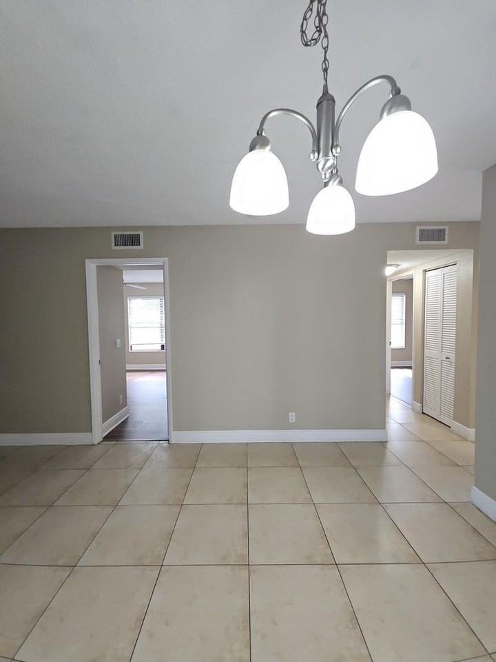 1520 Windorah Way #H - Photo 3 of 17