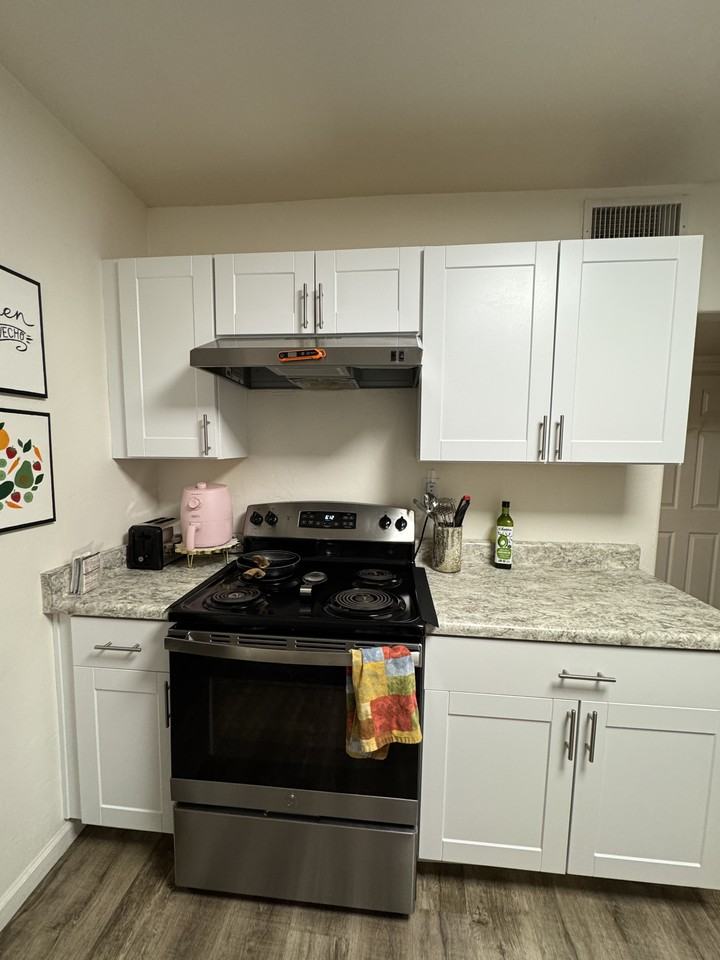 1626 W Delaware St #1 - Photo 4 of 13