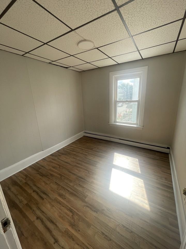 44 Pine St #2 - Photo 5 of 8