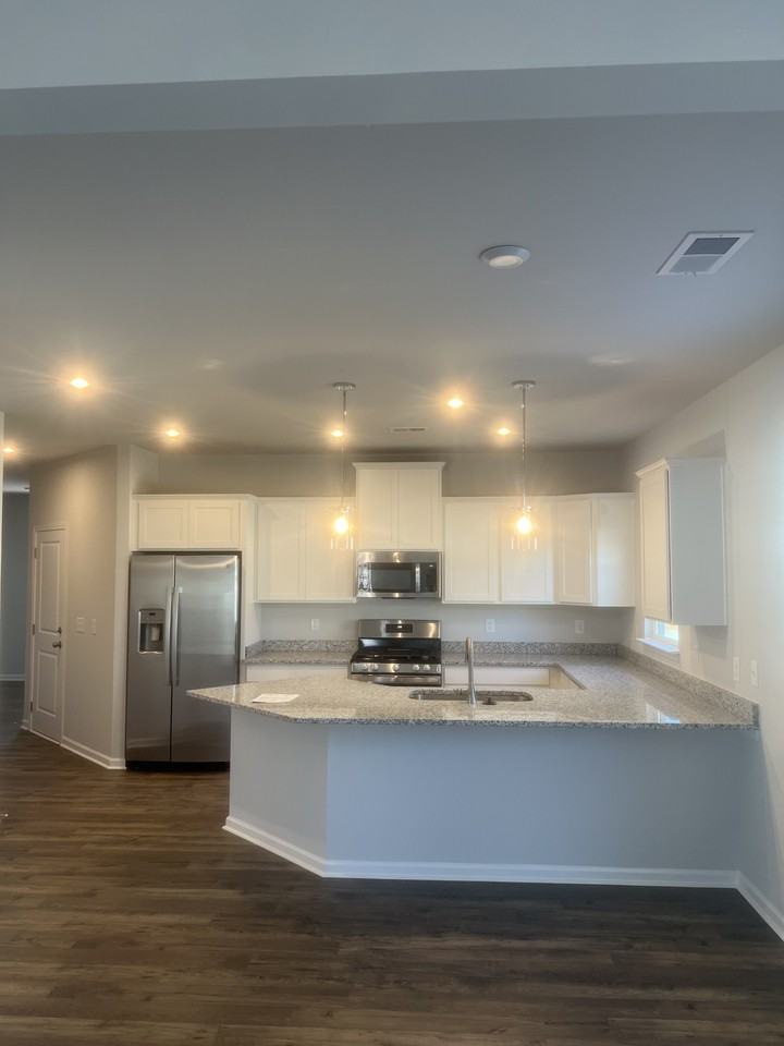 2044 Greenwich Ct #NA - Photo 3 of 14