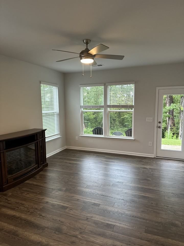 2044 Greenwich Ct #NA - Photo 5 of 14