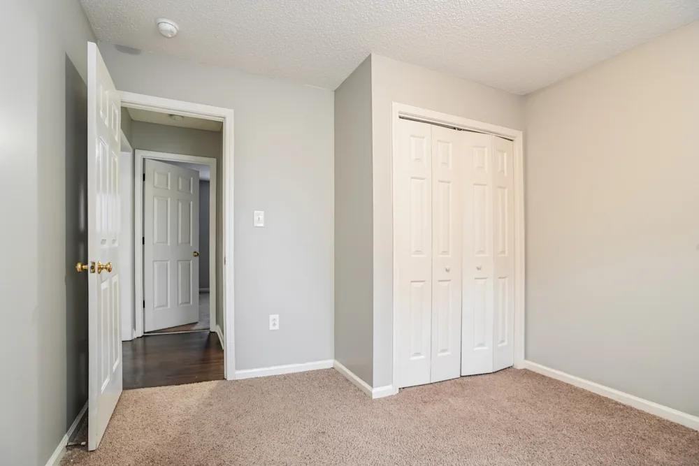 503 Meadowbrook Dr #NA - Photo 4 of 7