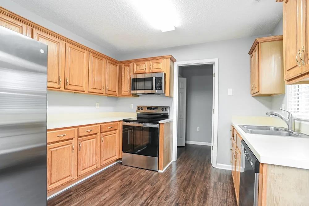 503 Meadowbrook Dr #NA - Photo 5 of 7