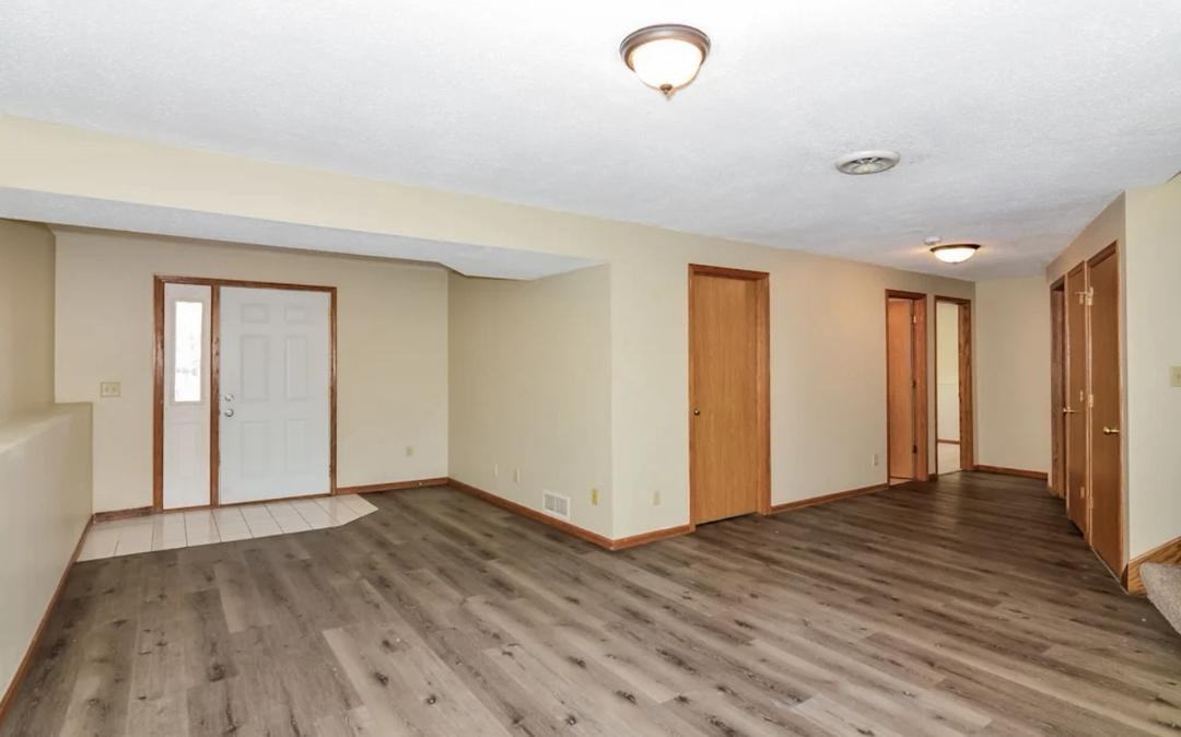 4971 Hamlet Ave N #NA - Photo 4 of 8