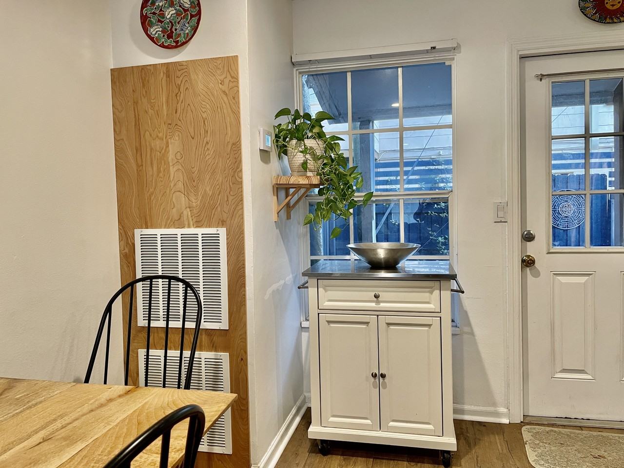 122 Kenwood Ave #A - Photo 3 of 18