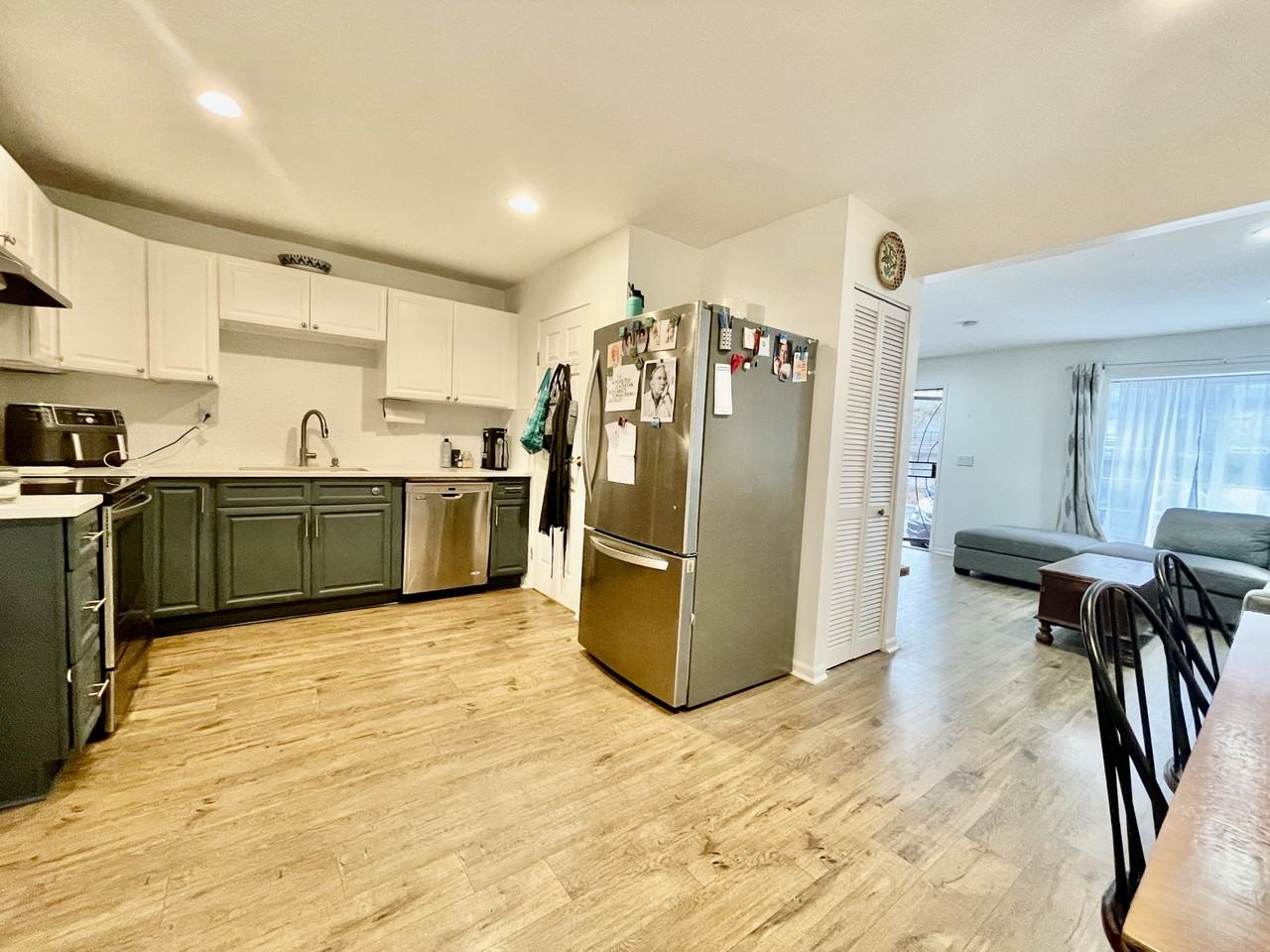 122 Kenwood Ave #A - Photo 6 of 18