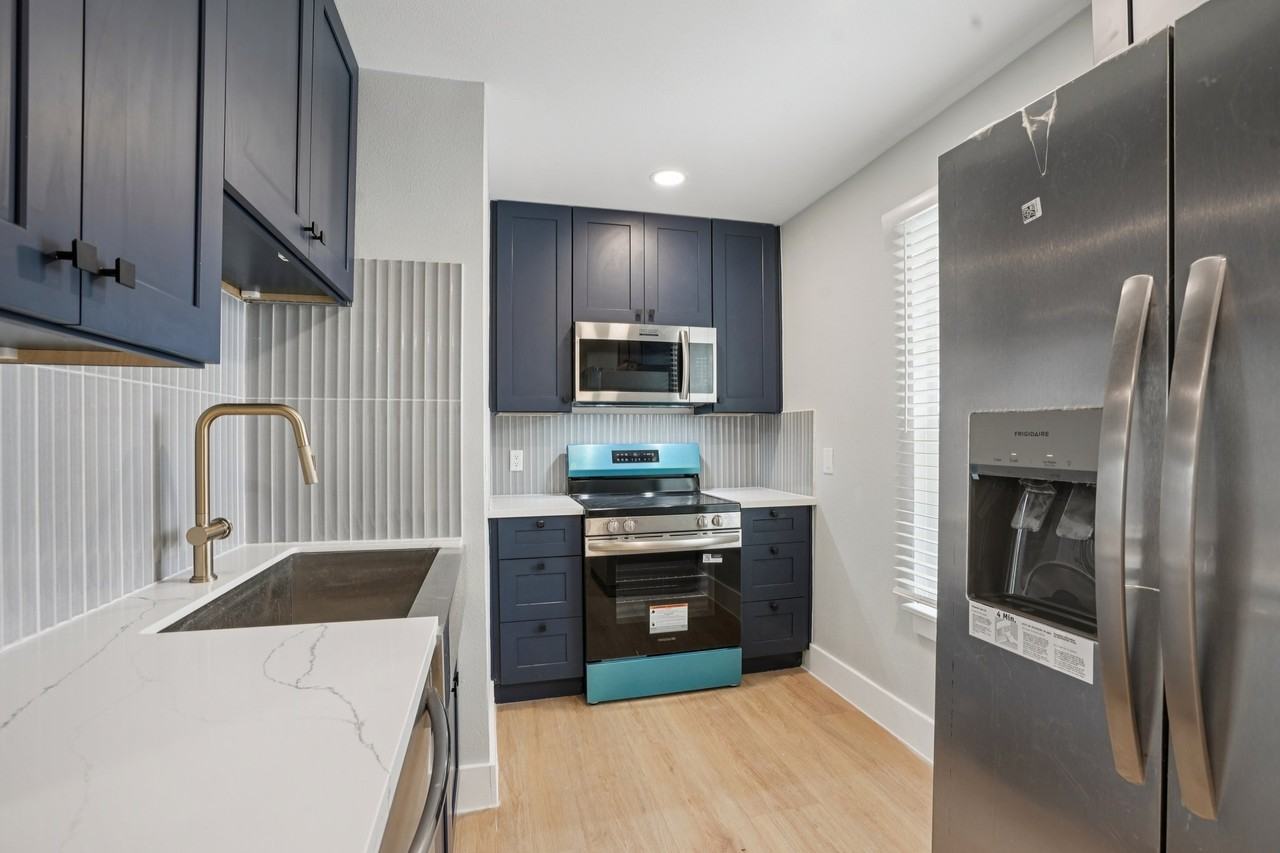 1410A Elliott St - Photo 4 of 11