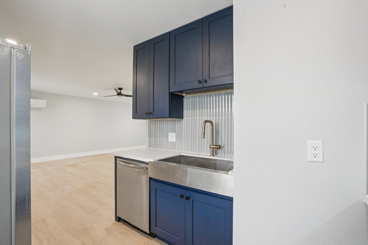 1410A Elliott St - Photo 5 of 11