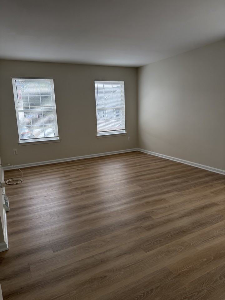 84 Franklin Dr #1 - Photo 3 of 16