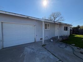 featured image of 1534 Nadine Ave #1