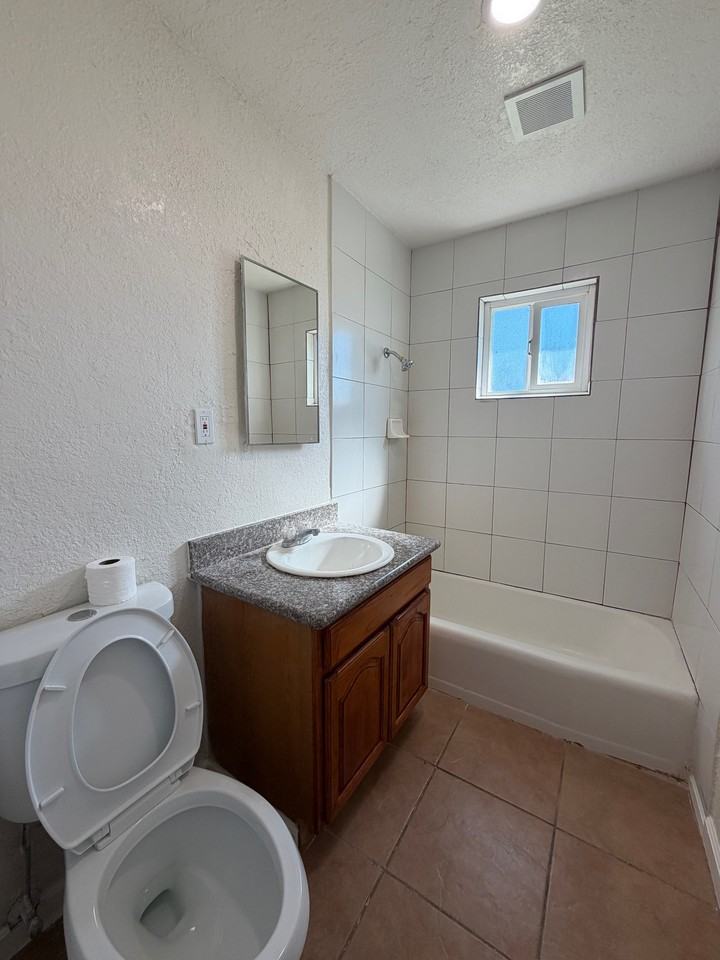 1534 Nadine Ave #1 - Photo 5 of 8