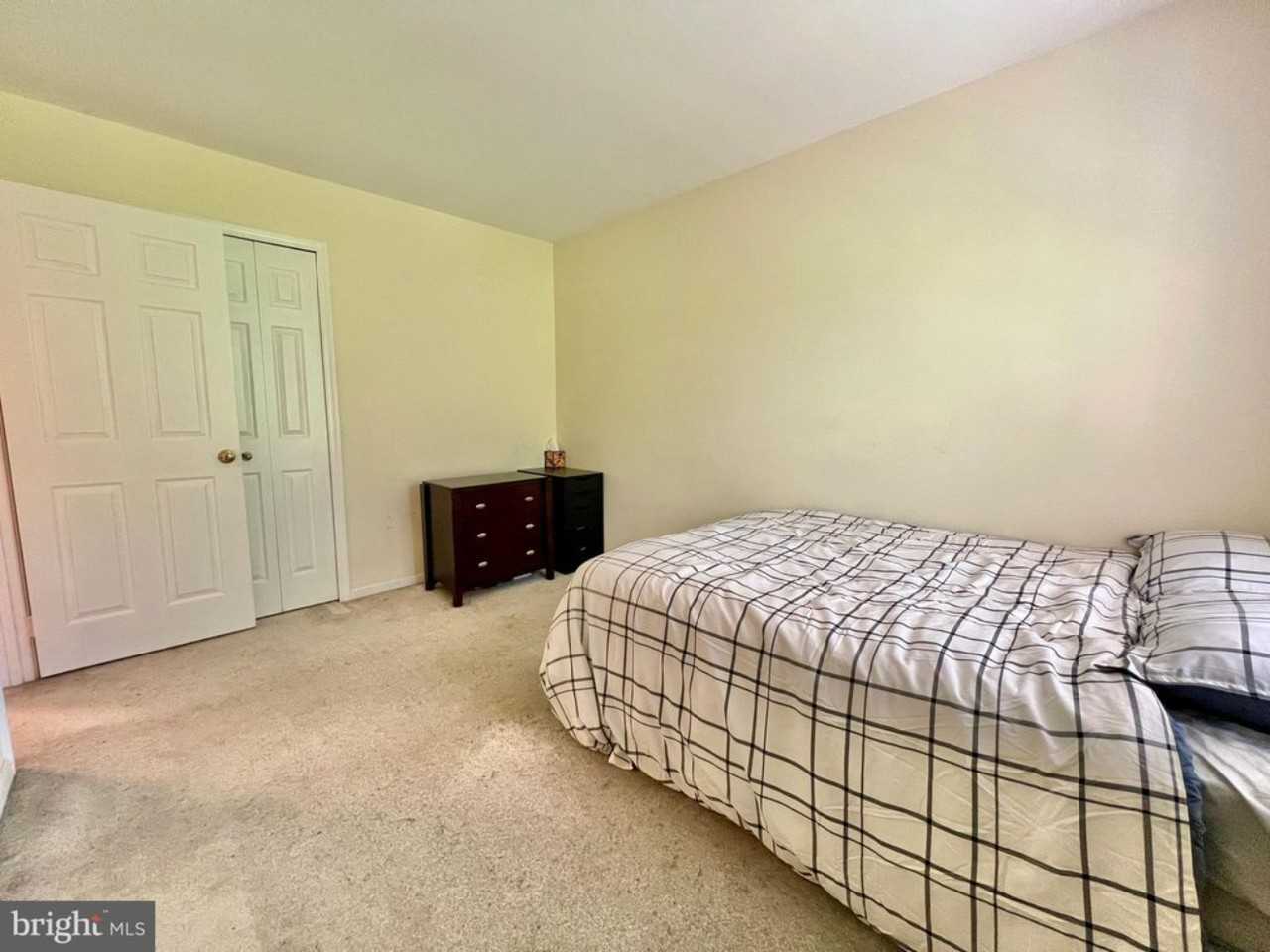 9632 Hadleigh Ct #9632 - Photo 7 of 37