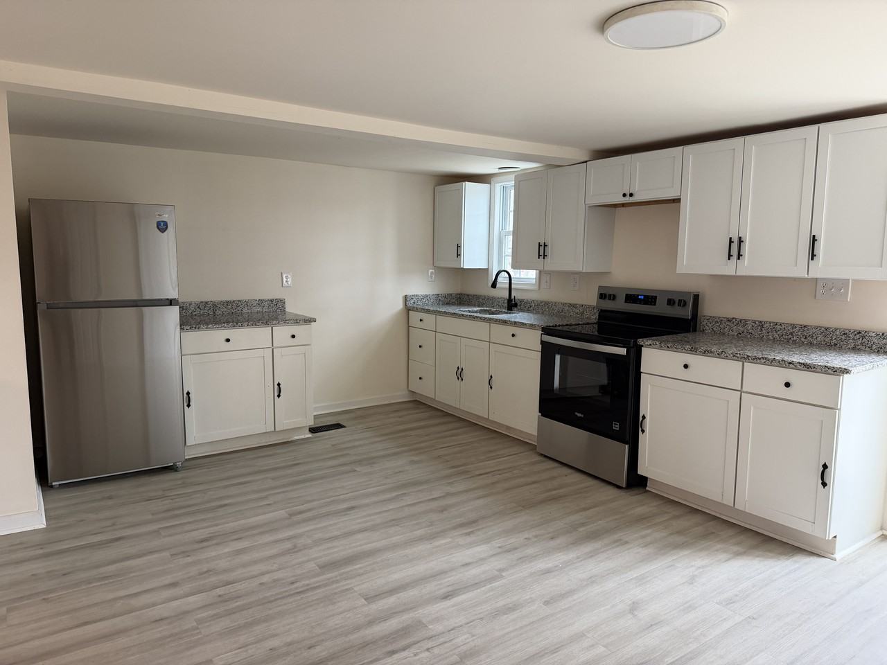 113 E Addition St #1 - Photo 3 of 8