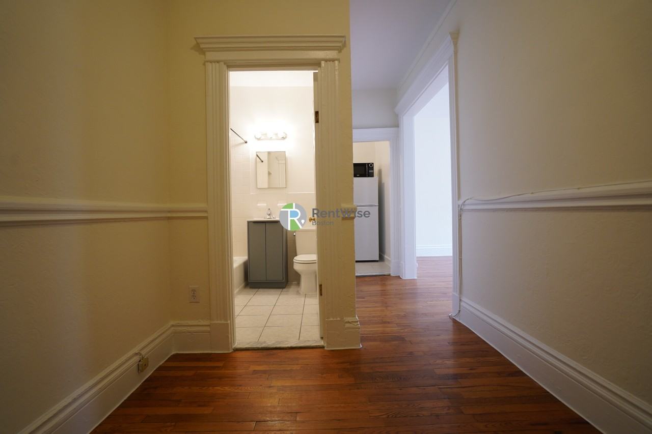 1298 Commonwealth Ave #23 - Photo 2 of 8