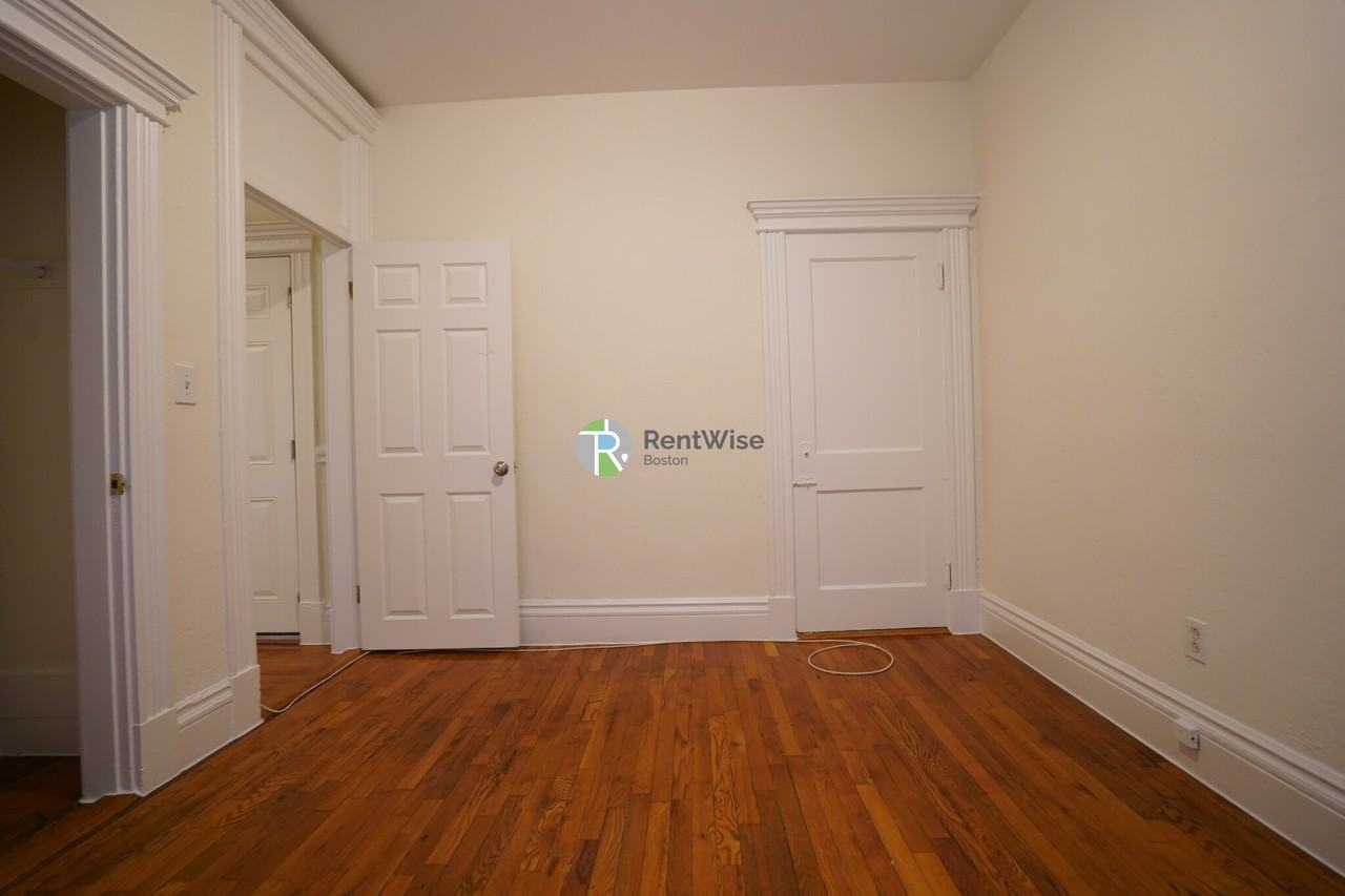 1298 Commonwealth Ave #23 - Photo 3 of 8