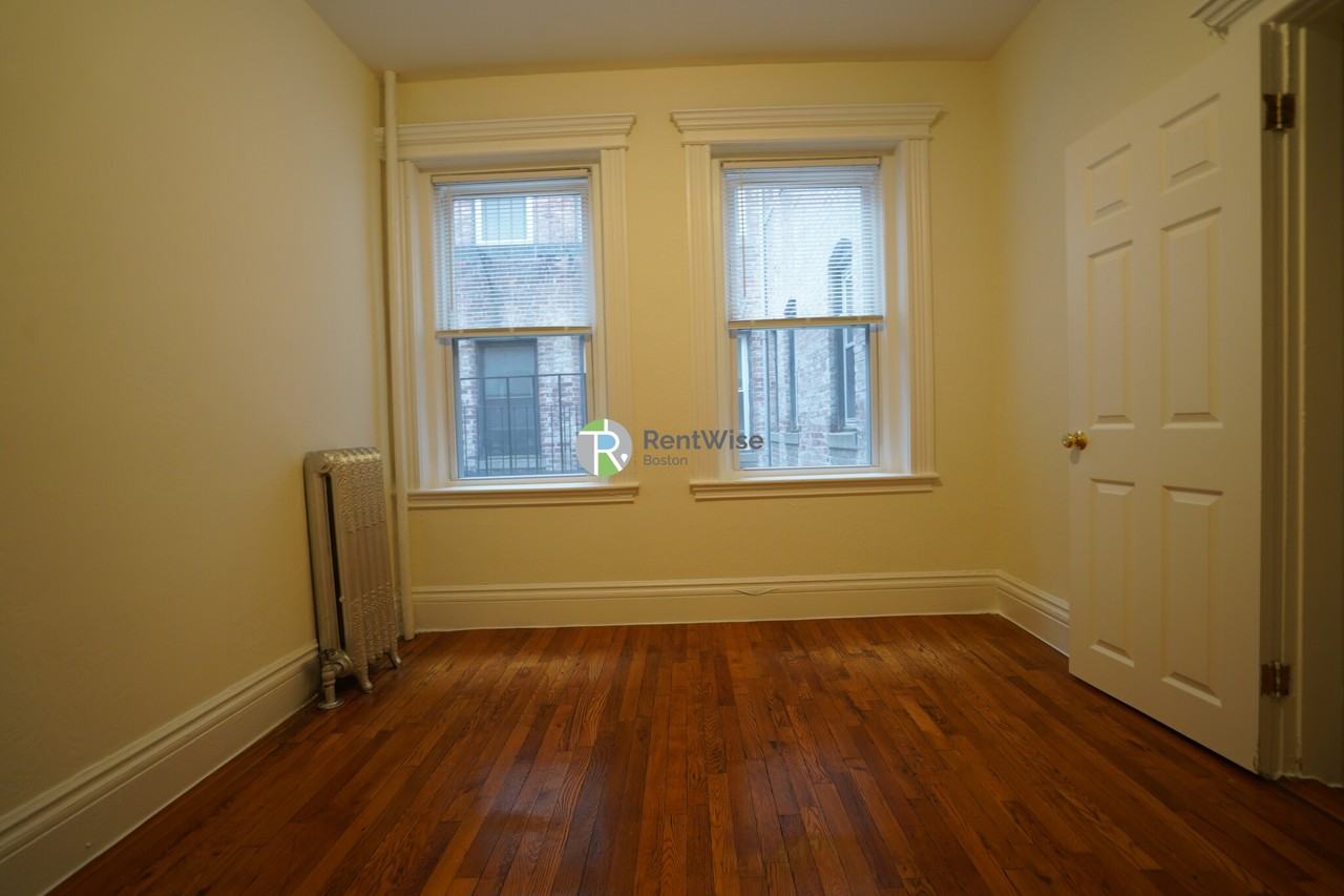 1298 Commonwealth Ave #23 - Photo 5 of 8