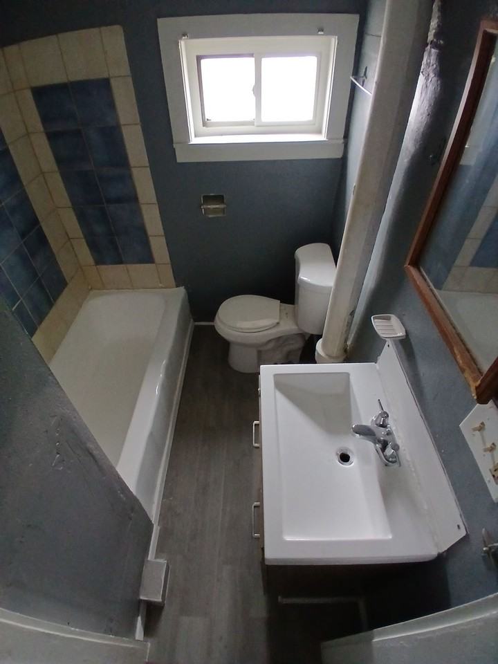 522 Park Ave #4 - Photo 3 of 4