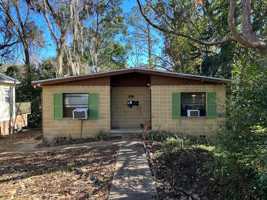 featured image of 817 Edgewood St