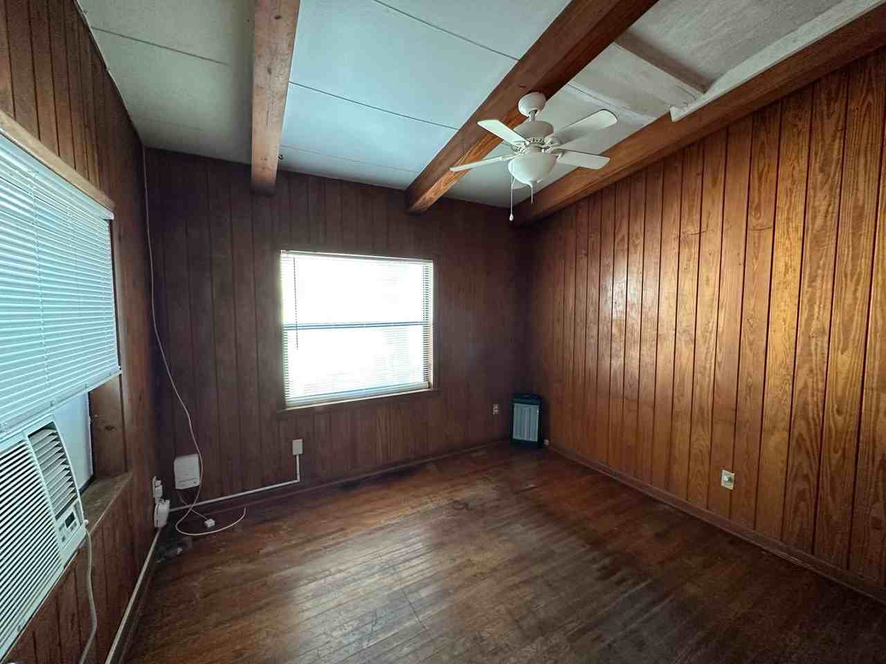 817 Edgewood St - Photo 2 of 5