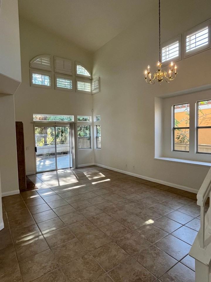 658 Felino Way - Photo 3 of 24