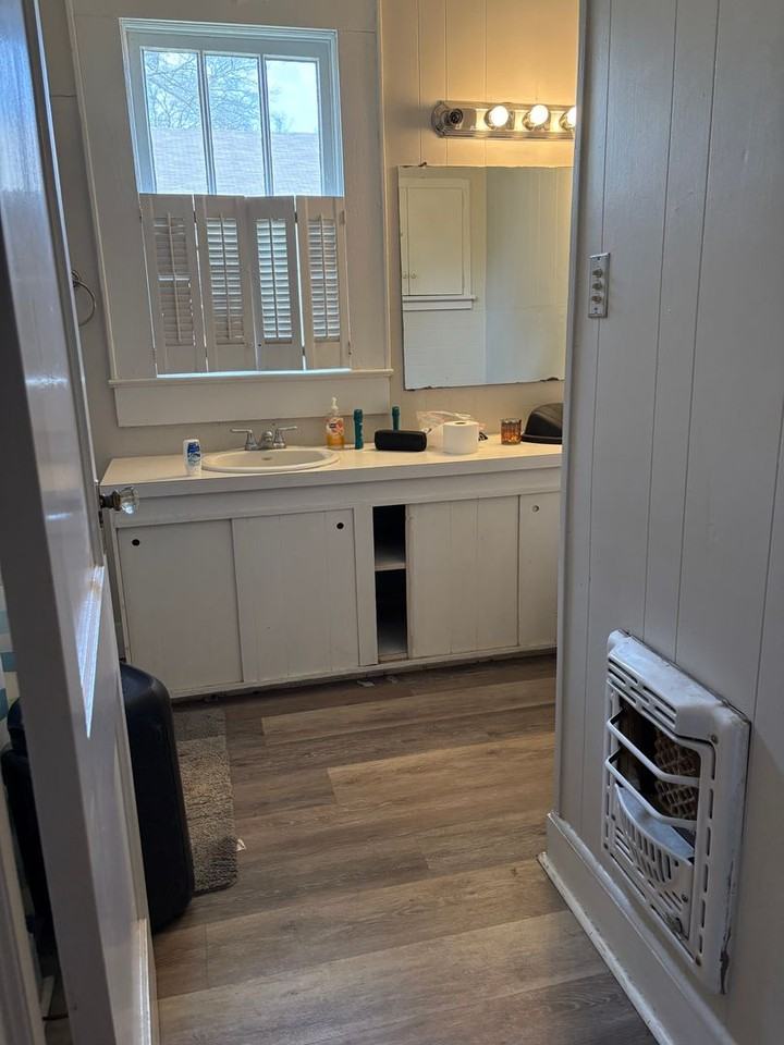 711 W Georgia Ave - Photo 4 of 8