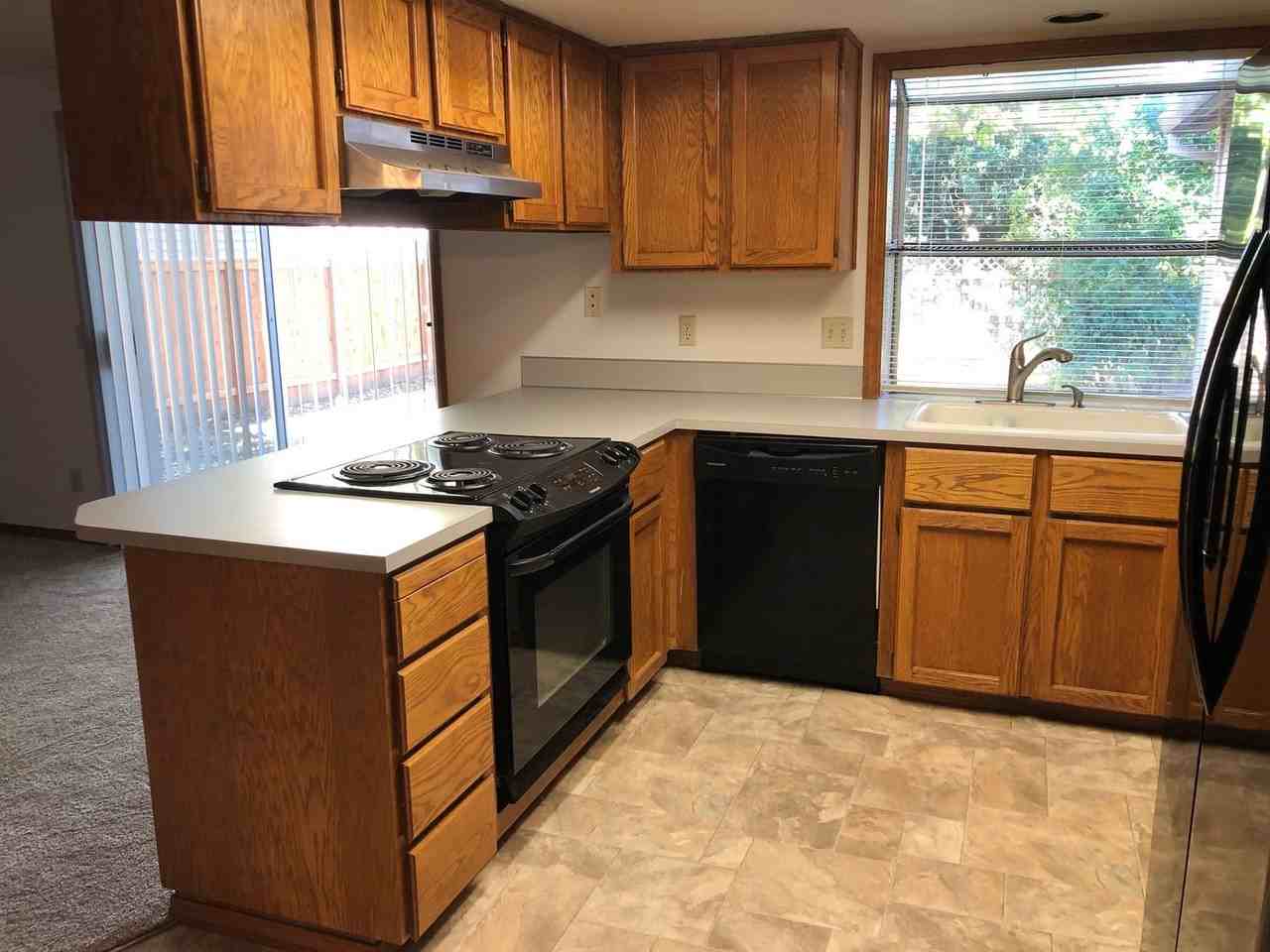 3911 Nw 166th Dr - Photo 4 of 18