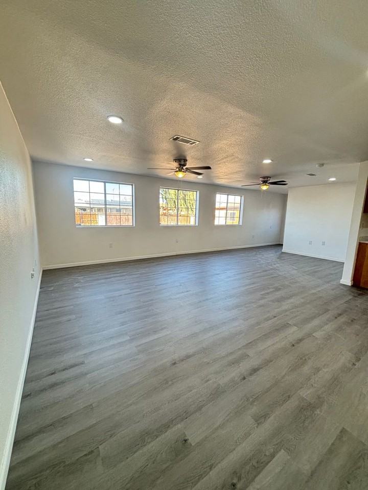 357 W Magnolia St - Photo 7 of 18