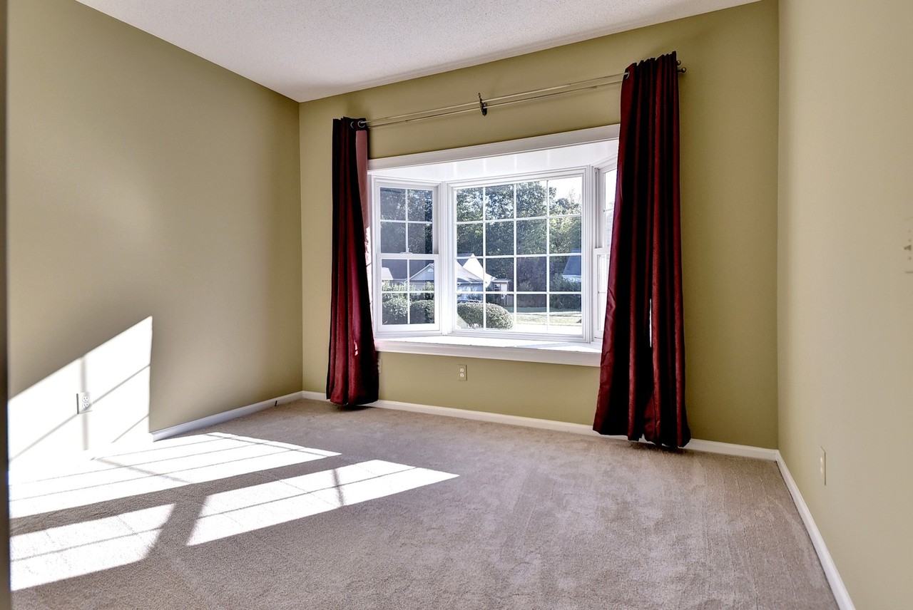 164 Old Field Rd - Photo 4 of 28