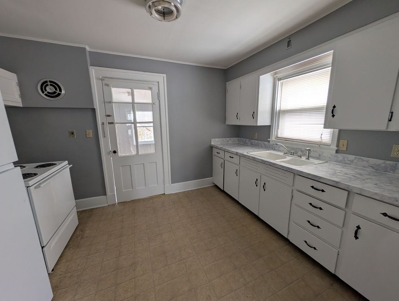 31 Central Ave - Photo 5 of 22