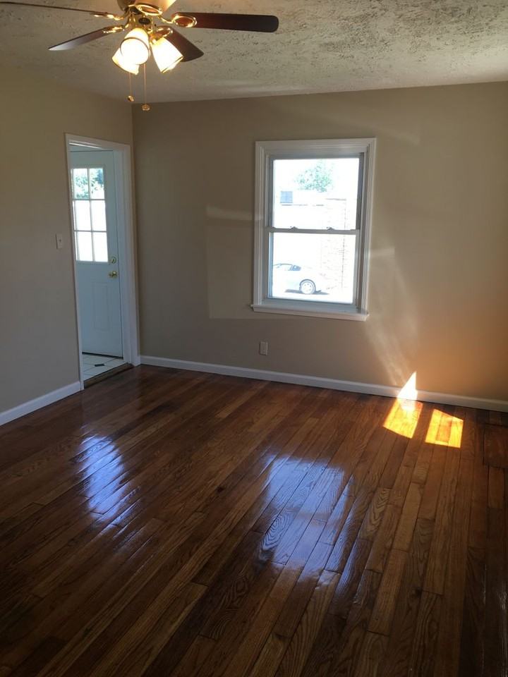 4526 Peach St - Photo 3 of 17