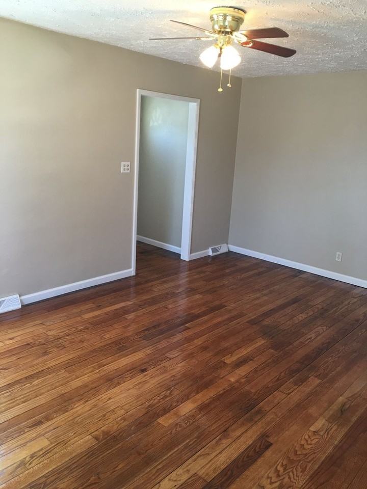 4526 Peach St - Photo 4 of 17