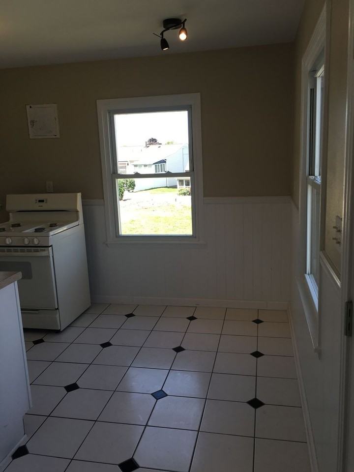 4526 Peach St - Photo 7 of 17