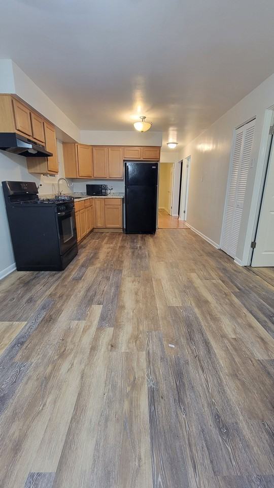 115 157th St #3 - Photo 7 of 8