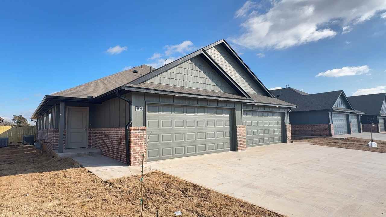 11502 N University Ave - Photo 2 of 21