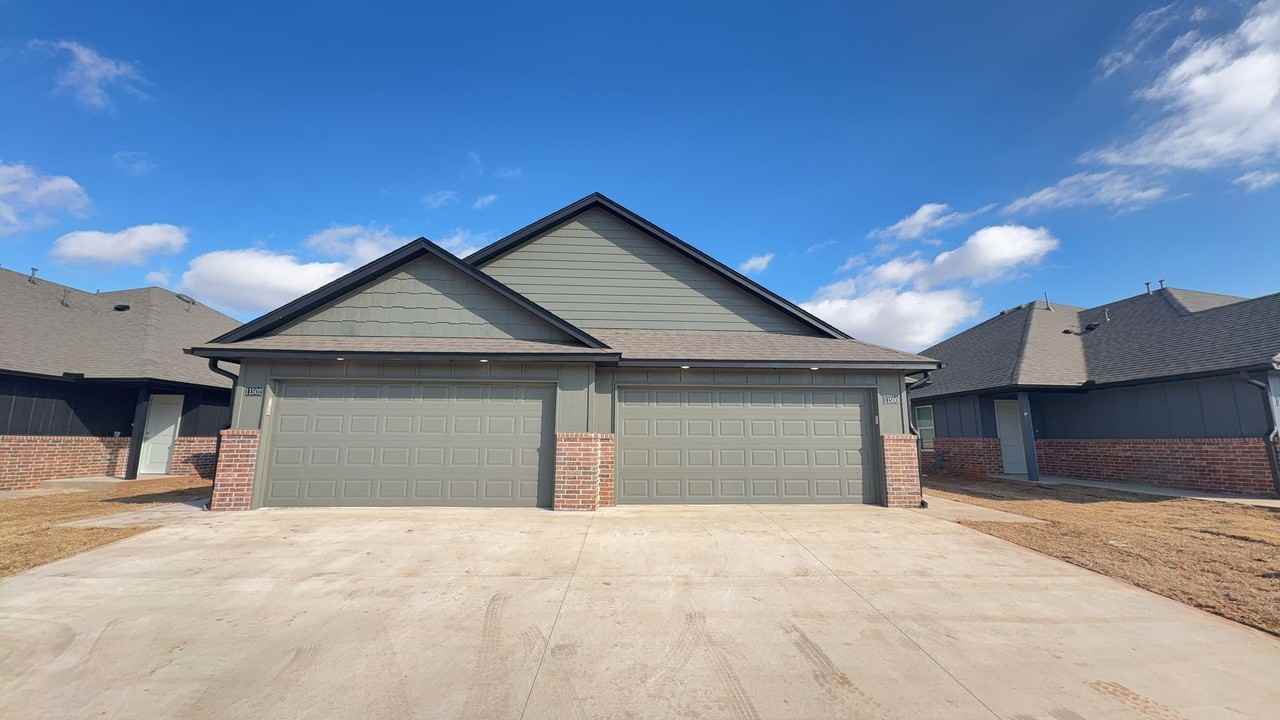 11502 N University Ave - Photo 3 of 21