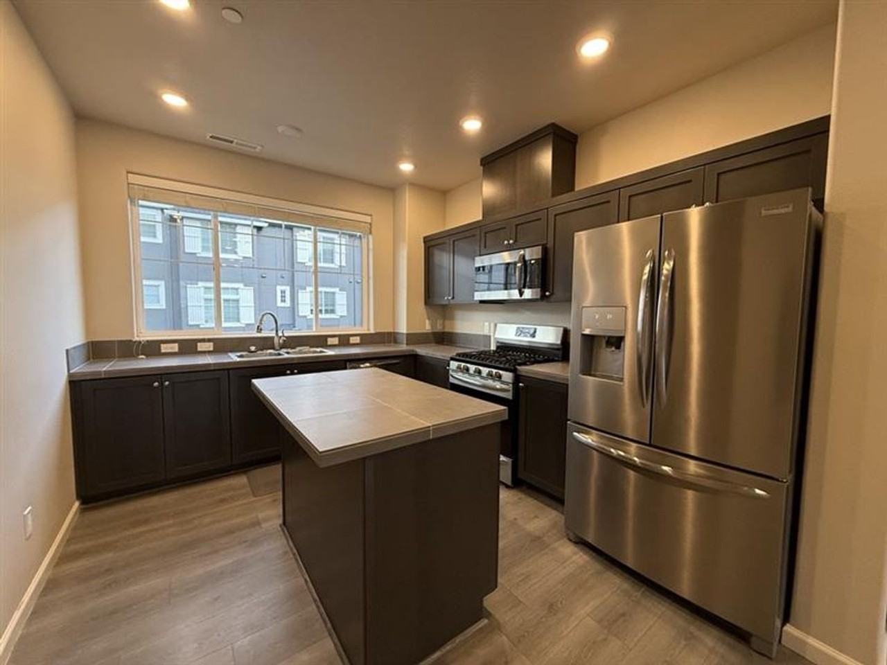 14233 Sw 169th Ave - Photo 5 of 13