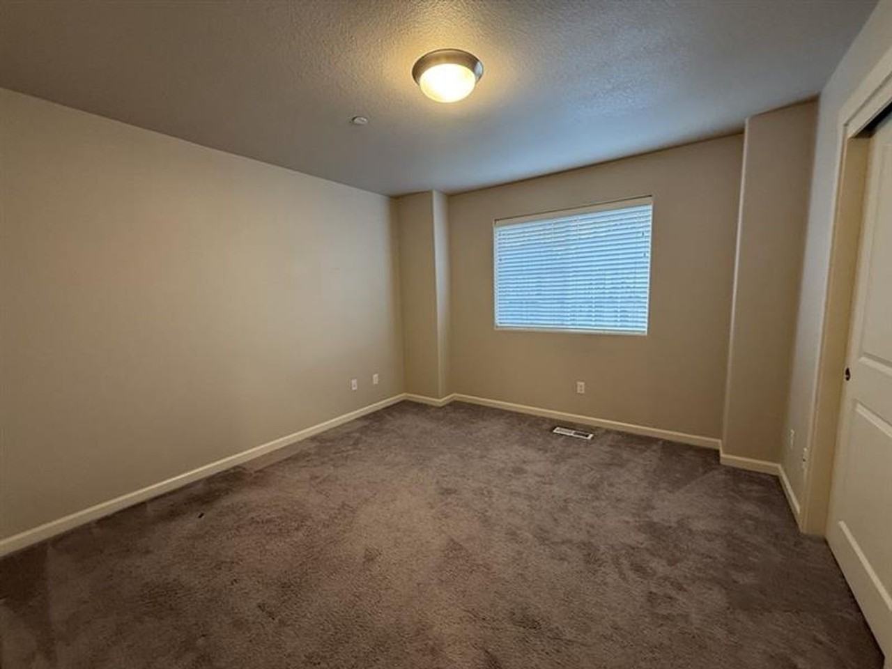 14233 Sw 169th Ave - Photo 7 of 13