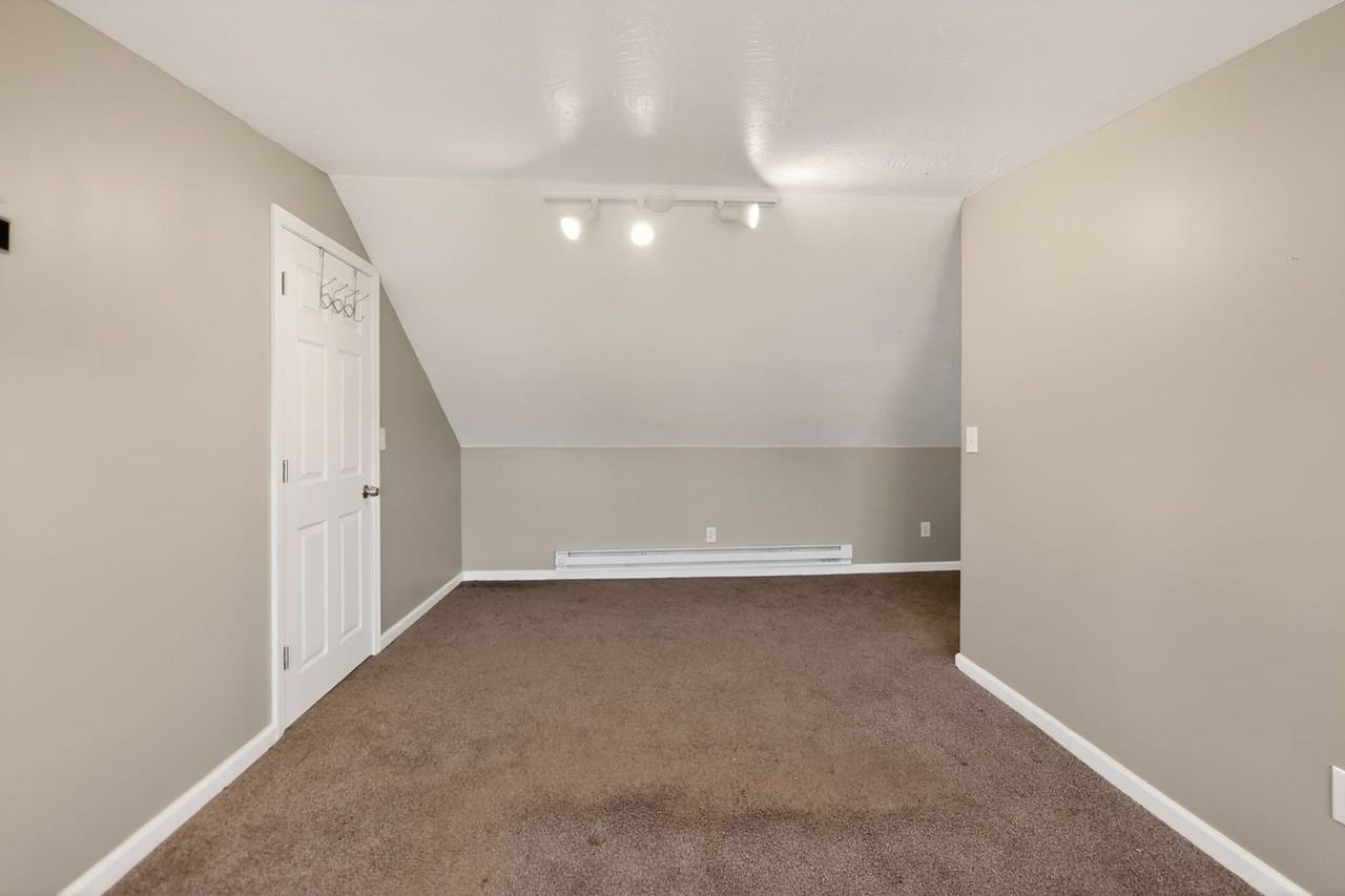 434 Wayne Blvd - Photo 2 of 18