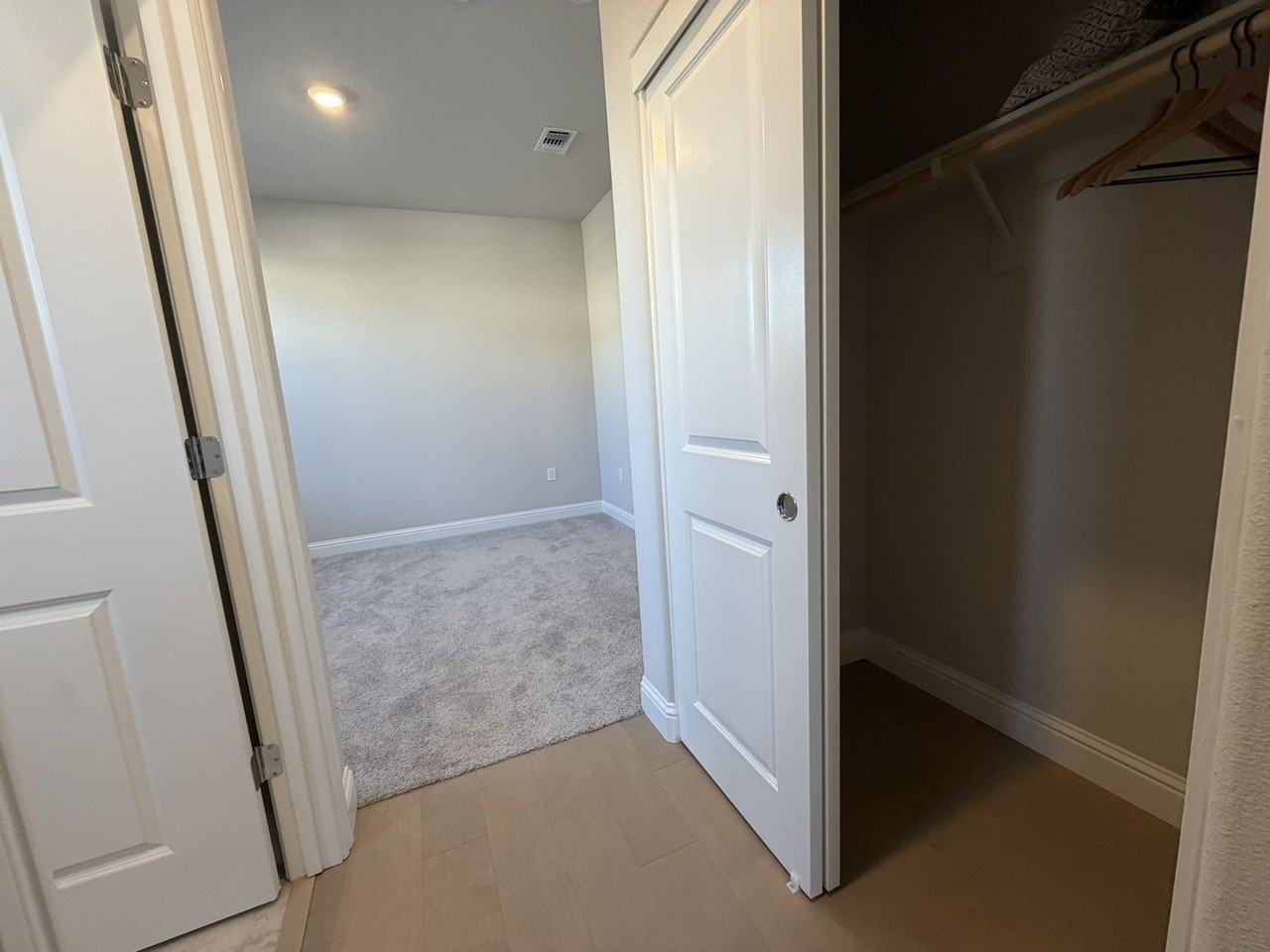 3916 Mirecourt Cir - Photo 4 of 50