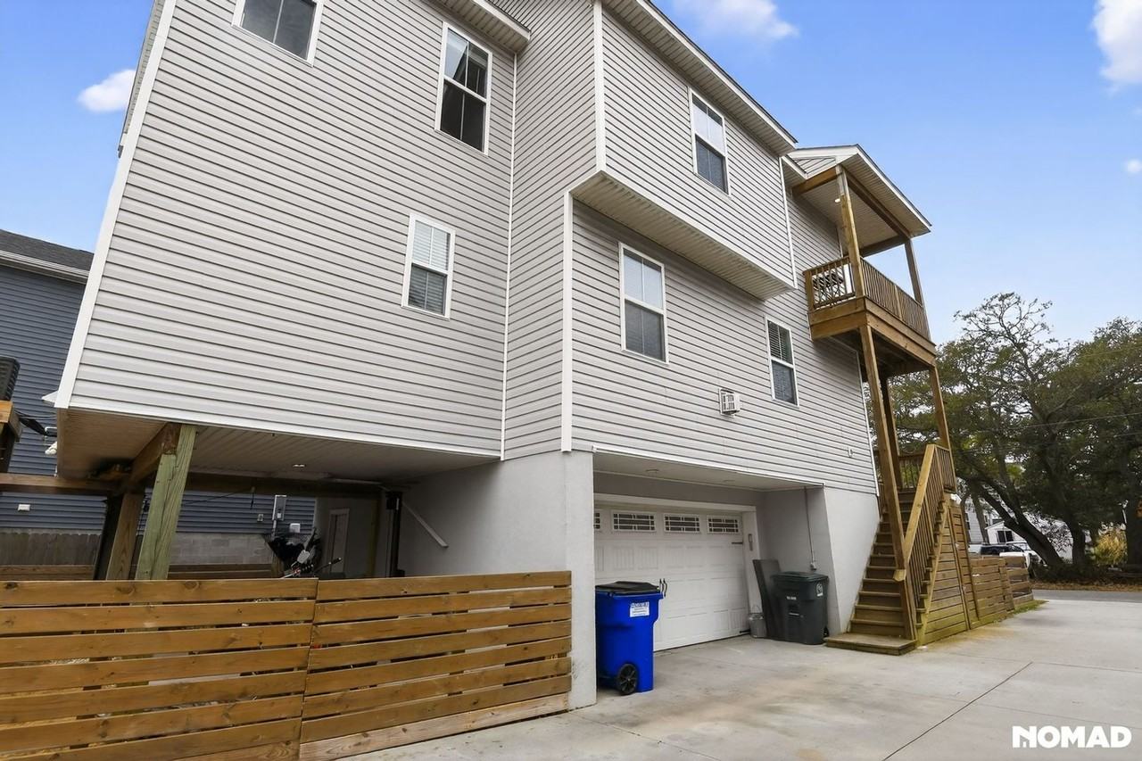 9538 13th Bay St - Photo 3 of 35