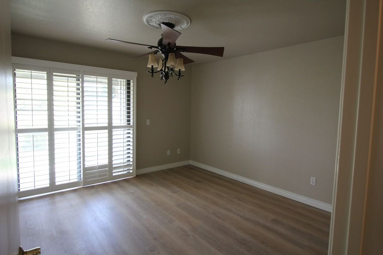 8000 Kroll Way #115 - Photo 5 of 11