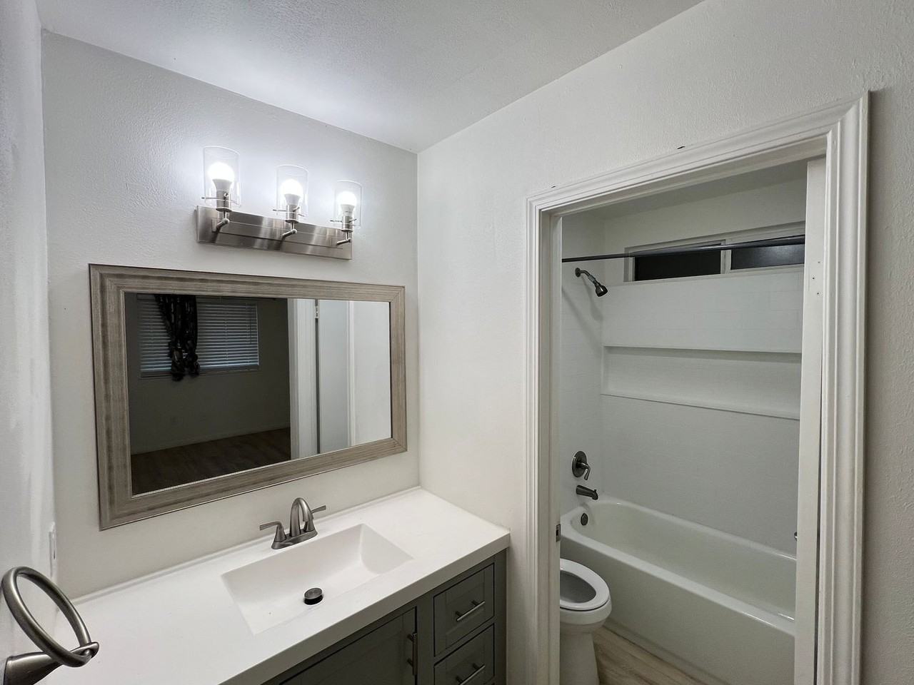 211 W 13th Ave - Photo 3 of 12